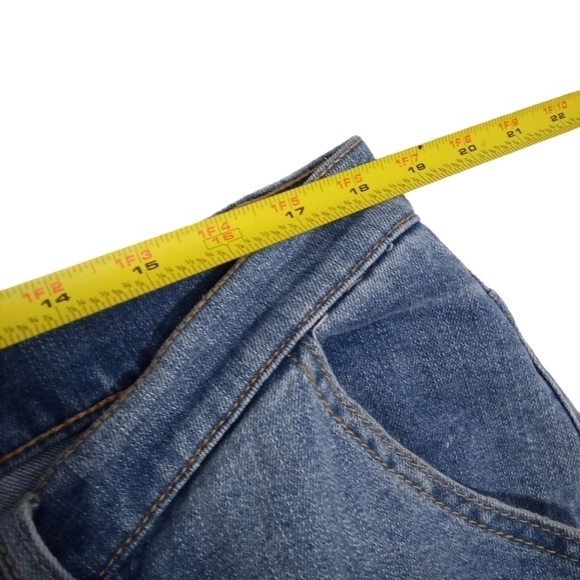 ELOQUII Women’s Asymmetrical Waist Baggy Straight Ankle Denim J… - Picture 8 of 12